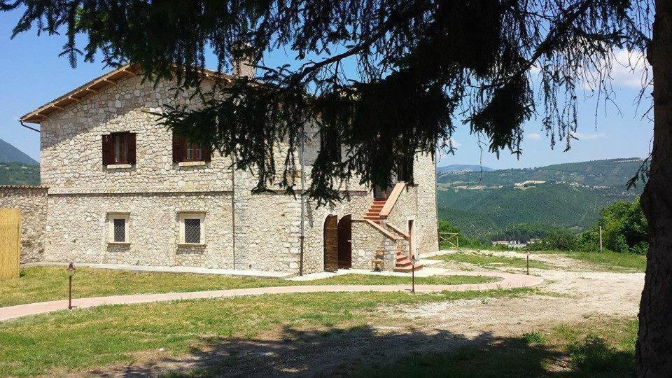 קאסקיה Agriturismo La Commenda-Adults Only מראה חיצוני תמונה