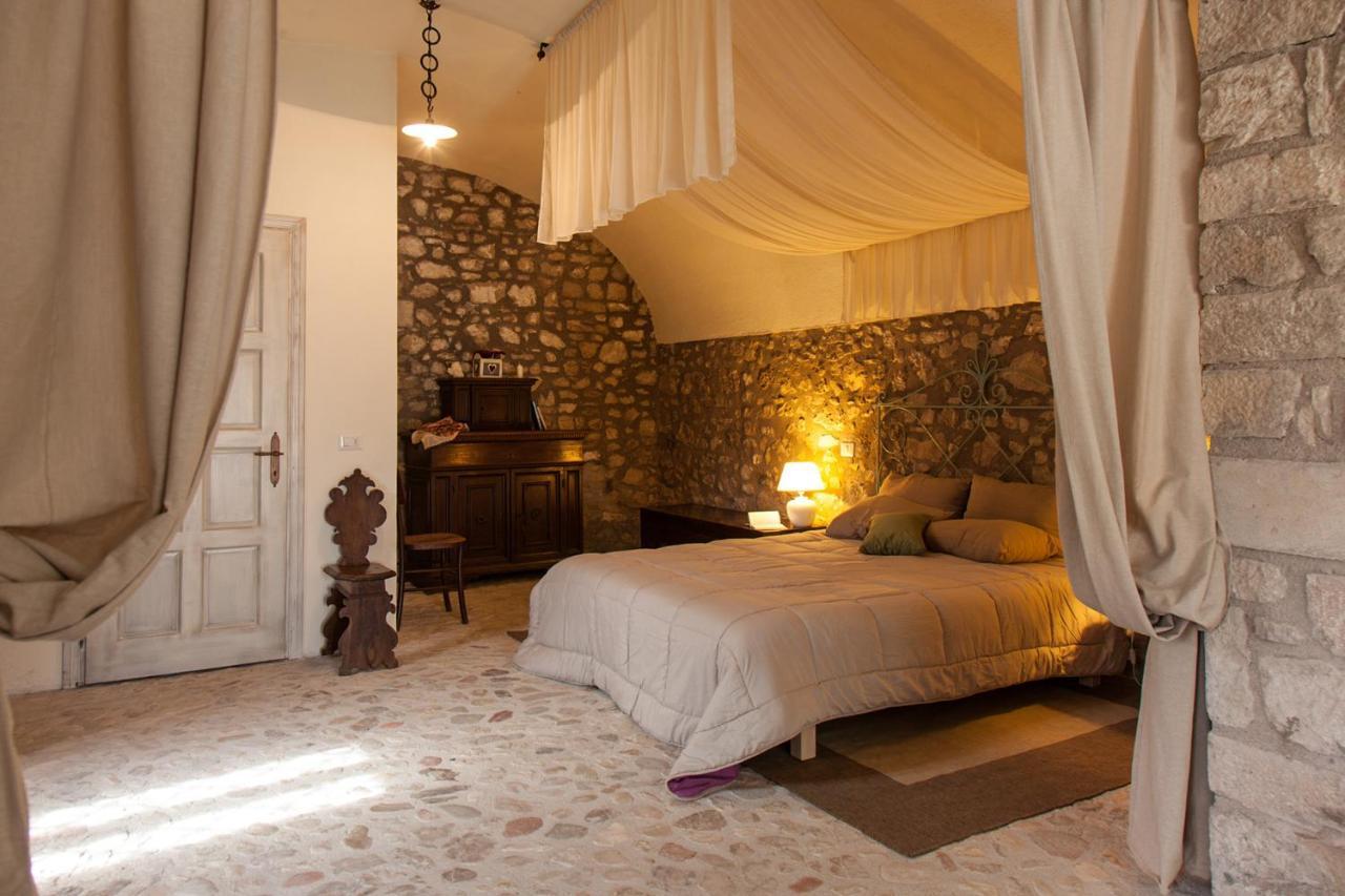 קאסקיה Agriturismo La Commenda-Adults Only חדר תמונה